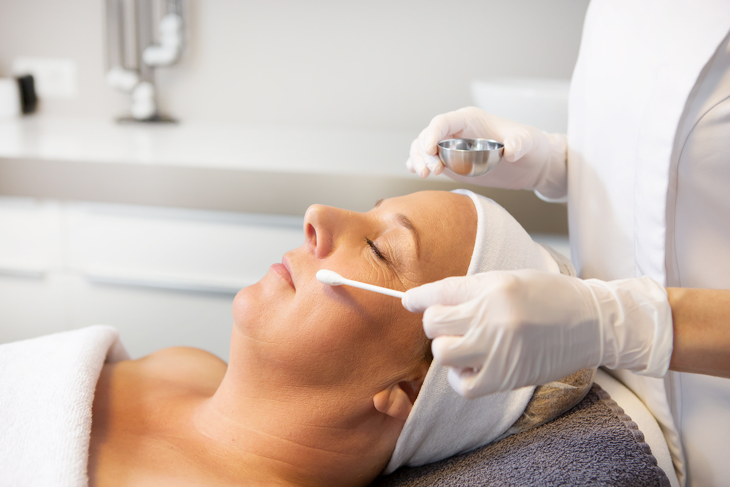 pHformula behandelingen pHormula Skin Resurfacing Permanente make up Cosmetisch arts Huidtherapie SkinFix Schoonheidssalon Schoonheidsspecialiste Volkel Uden Veghel Oss Erp Boekel Mill Nistelrode Vorstenbosch pHformula behandelingen